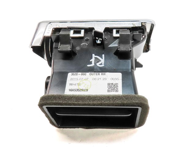 Thumbnail 5: 2016 ROVER DISCOVERY SPORT (L550) FRONT RIGHT PASSENGER DASH HEAT AIR AC VENT