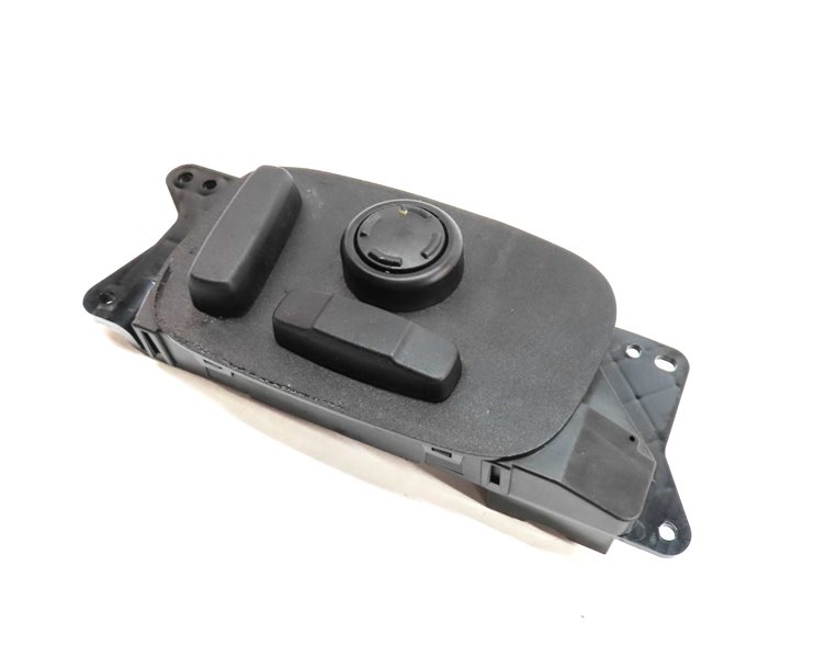 Thumbnail 2: 16 ROVER DISCOVERY SPORT L550 FRONT RIGHT PASSENGER SEAT POSITION ADJUST SWITCH