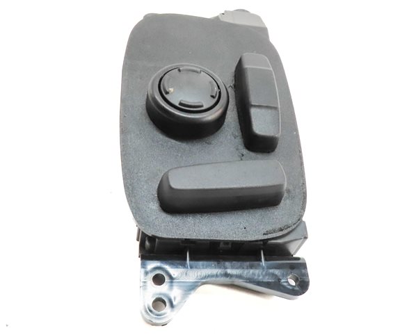 Thumbnail 4: 16 ROVER DISCOVERY SPORT L550 FRONT RIGHT PASSENGER SEAT POSITION ADJUST SWITCH