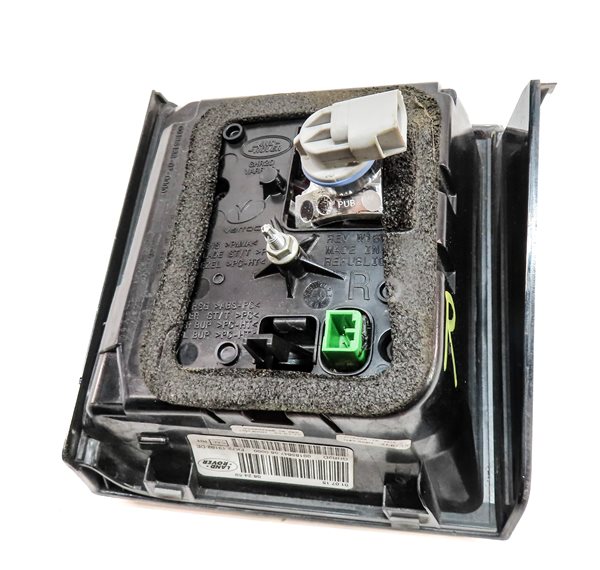 Thumbnail 5: 15-19 LAND ROVER DISCOVERY SPORT (L550) RIGHT REAR INNER TAILLIGHT LIGHT LAMP