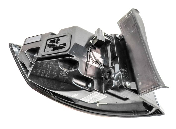 Thumbnail 5: 15-19 LAND ROVER DISCOVERY SPORT (L550) RIGHT REAR TAILLIGHT BRAKE LIGHT LAMP