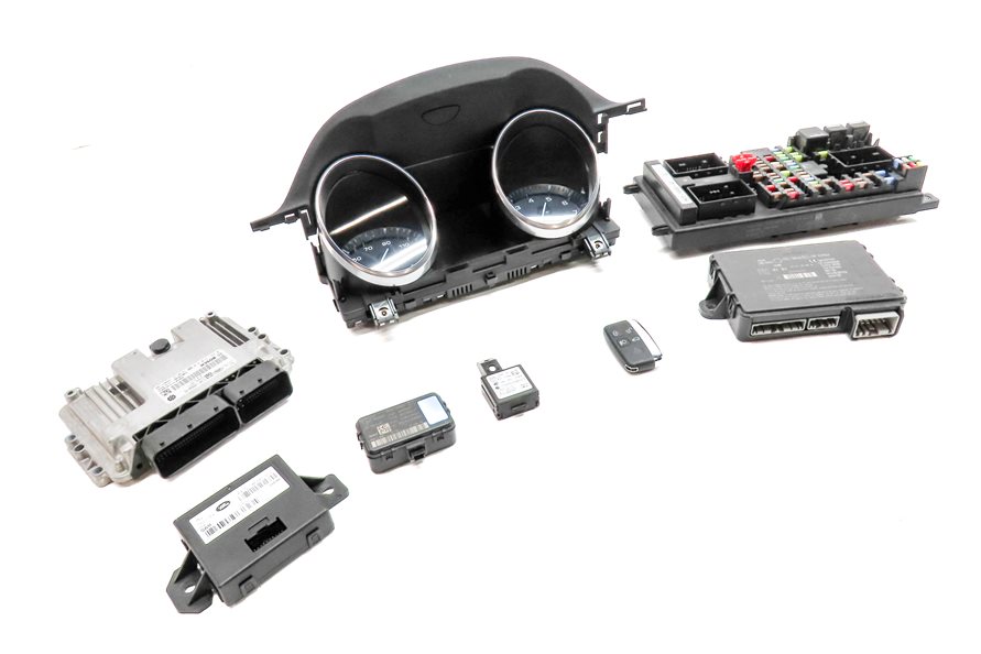 Thumbnail 4: 16 DISCOVERY SPORT L550 2.0L SPEEDOMETER BODY ECM ECU ENGINE MODULE & KEY SET