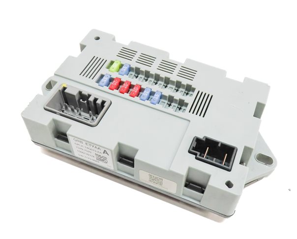 Thumbnail 1: 2016 LAND ROVER DISCOVERY SPORT (L550) 2.0L CABIN FUSE RELAY PANEL BOX MODULE