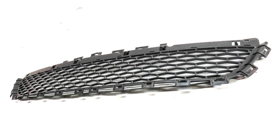 Thumbnail 2: 2016 LAND ROVER DISCOVERY SPORT (L550) FRONT LOWER BUMPER AIR VENT GRILLE TRIM