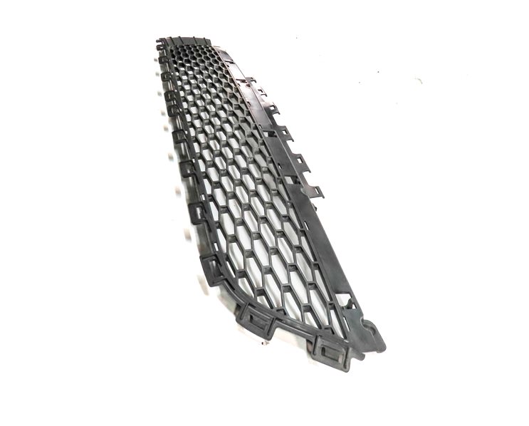 Thumbnail 3: 2016 LAND ROVER DISCOVERY SPORT (L550) FRONT LOWER BUMPER AIR VENT GRILLE TRIM