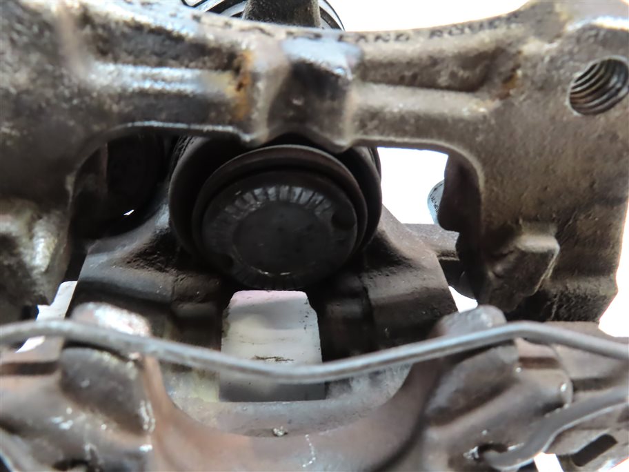 Thumbnail 8: 15-19 JAGUAR E-PACE DISCOVERY SPORT EVOQUE (L538 L550) RIGHT REAR BRAKE CALIPER
