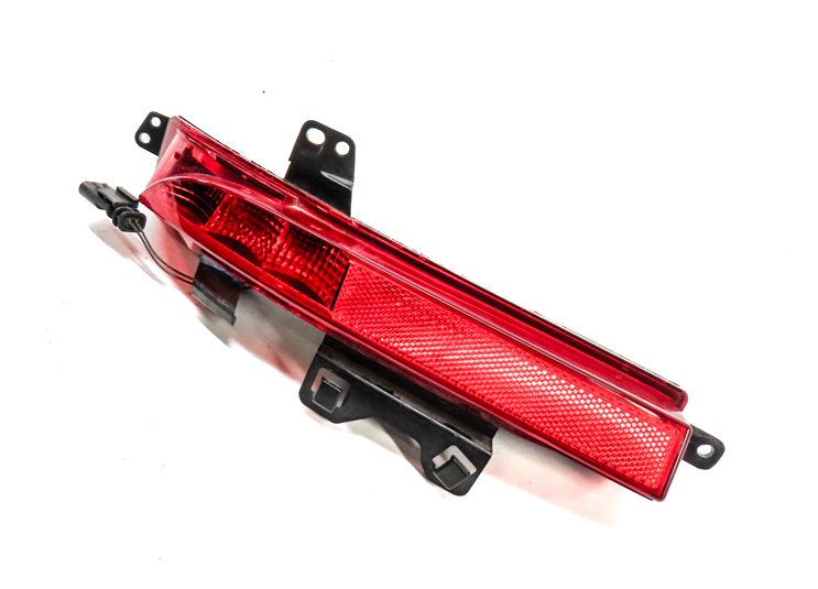 15-19 LAND ROVER DISCOVERY SPORT (L550) LEFT REAR BUMPER TAILLIGHT LIGHT LAMP