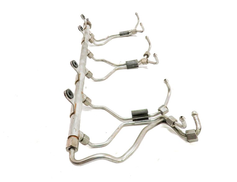 Thumbnail 4: 2014 BMW 640XI GRAN COUPE (F06) 3.0L (N55) ENGINE FUEL INJECTOR RAIL w/ LINES