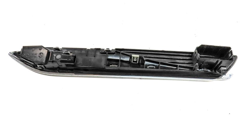 Thumbnail 5: 2012-2015 BMW 640i 650i (F06 F12 F13) RIGHT PASSENGER FENDER SIGNAL MARKER LIGHT