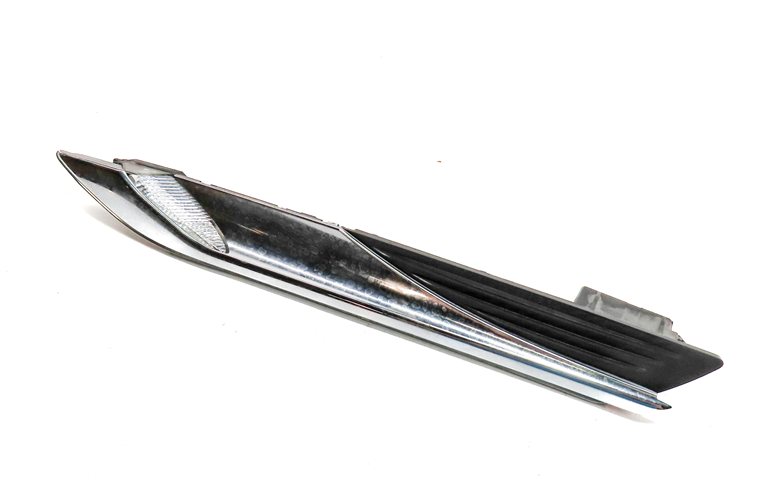2012-2015 BMW 640i 650i (F06 F12 F13) LEFT DRIVER FENDER SIGNAL MARKER LIGHT