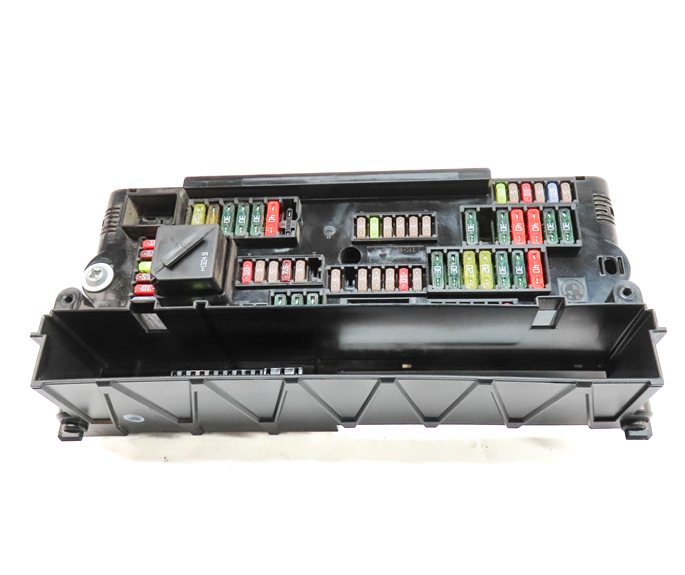 Thumbnail 4: 2014 BMW 640XI GRAN COUPE (F06) 3.0L (N55) FRONT POWER DISTRIBUTION FUSE BOX