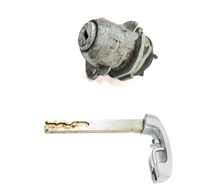 Thumbnail 4: 2014 BMW 640XI GRAN COUPE (F06) FRONT DRIVER DOOR HANDLE LOCK CYLINDER w/ KEY