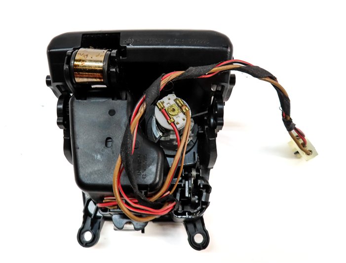 Thumbnail 8: 2014 BMW 640XI GRAN COUPE (F06) FRONT CENTER CONSOLE STORAGE BIN w/ 12V SOCKET