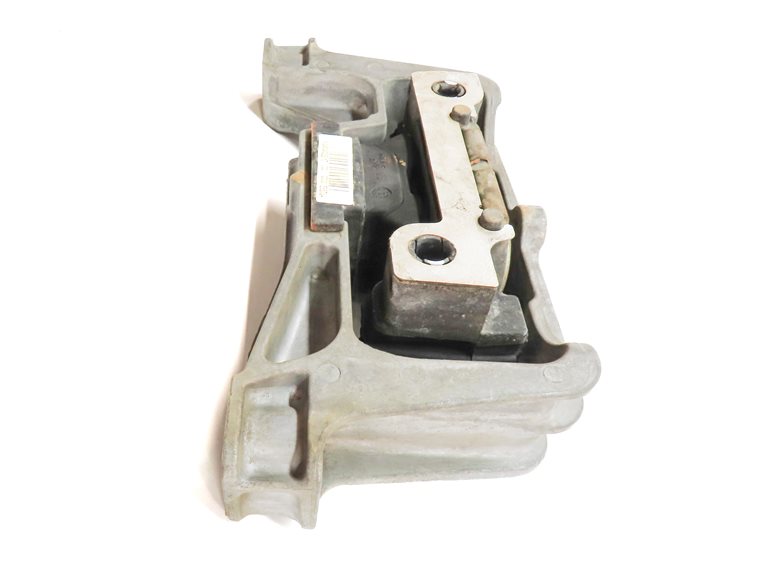 Thumbnail 3: 2014 MERCEDES CLA250 (C117) 2.0L (M270) RIGHT ENGINE MOTOR SUPPORT MOUNT