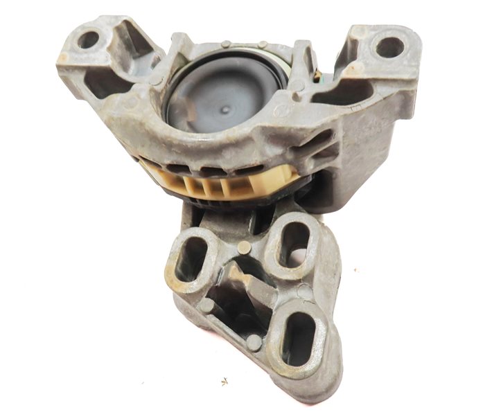 Thumbnail 7: 2014 MERCEDES CLA250 (C117) 2.0L AUTOMATIC TRANSMISSION SUPPORT MOUNT