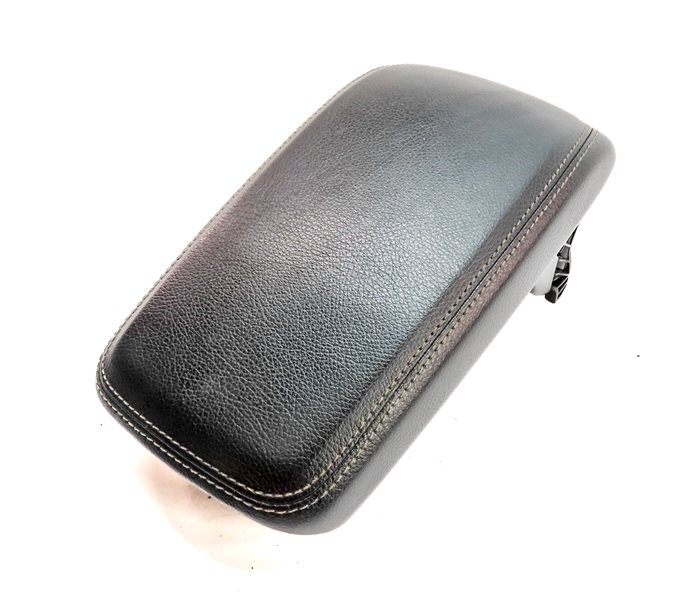 14-19 MERCEDES B250e CLA45 CLA250 C117 FRONT CENTER CONSOLE ARM REST LID (Black)