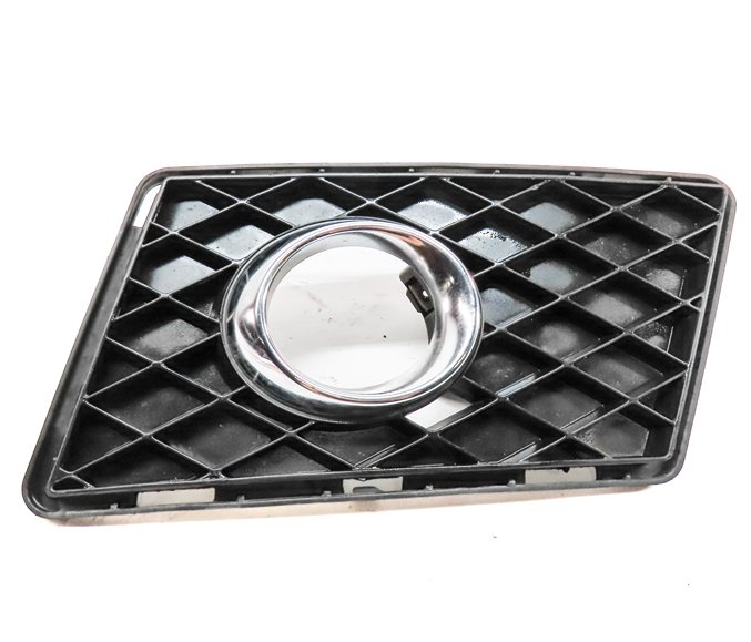 Thumbnail 5: 2010 MERCEDES GLK350 (X204) FRONT LEFT DRIVER FOG LIGHT LAMP TRIM VENT GRILLE