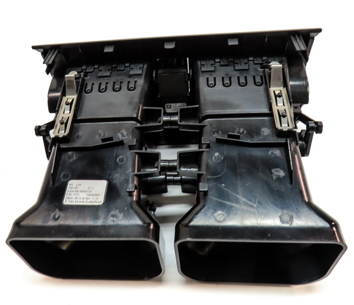 Thumbnail 5: 2010 MERCEDES GLK350 (X204) FRONT CENTER DASH HEAT AIR AC DUAL VENT (Black)