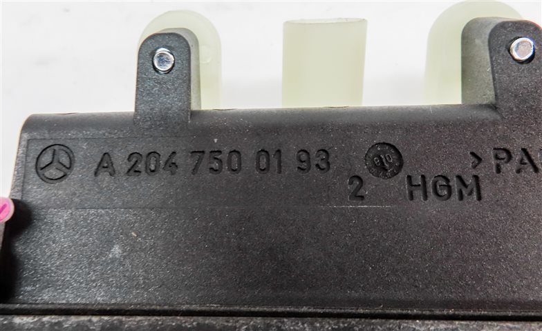 Thumbnail 7: 2010 MERCEDES GLK350 (X204) REAR LIFTGATE HATCH LID OPEN RELEASE HANDLE BUTTON