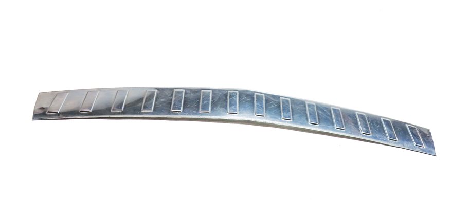 Thumbnail 5: 2010 MERCEDES GLK350 (X204) REAR LOWER BUMPER SCUFF TRIM MOULDING PLATE (CHROME)