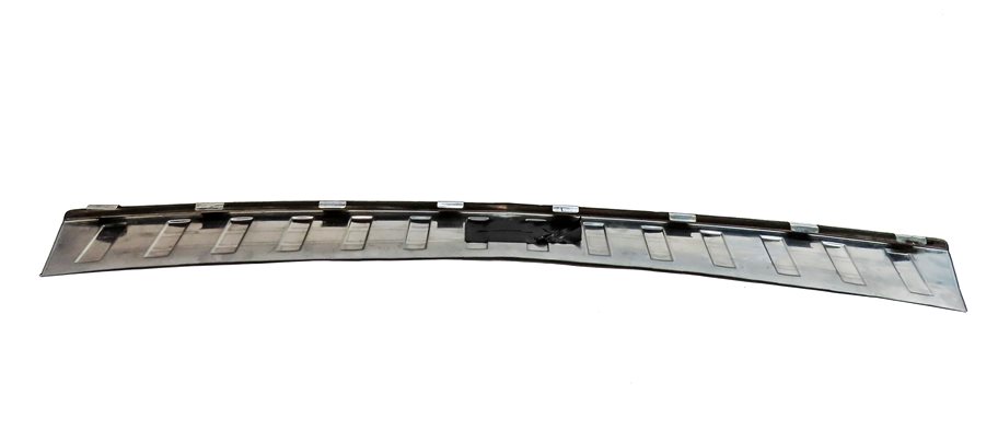 Thumbnail 7: 2010 MERCEDES GLK350 (X204) REAR LOWER BUMPER SCUFF TRIM MOULDING PLATE (CHROME)