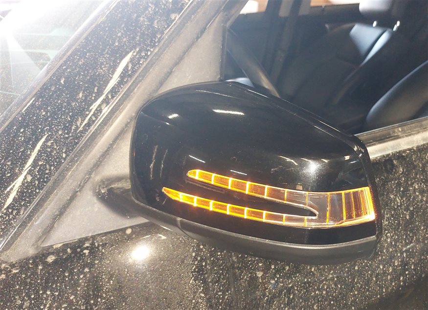 Thumbnail 2: 10-12 MERCEDES GLK350 (X204) LEFT MANUAL FOLD HEATED MEMORY DOOR MIRROR (Black)