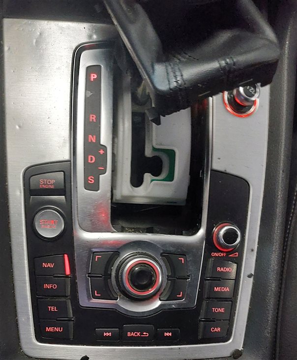 Thumbnail 2: 2012-2015 AUDI Q7 (4L) FRONT CENTER CONSOLE MMI MEDIA NAVIGATION CONTROL SWITCH