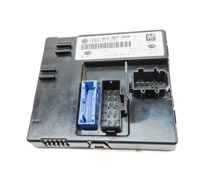Thumbnail 2: 2008 / 2013 AUDI Q7 (4L) TRUNK MOUNTED COMFORT CONTROL MODULE