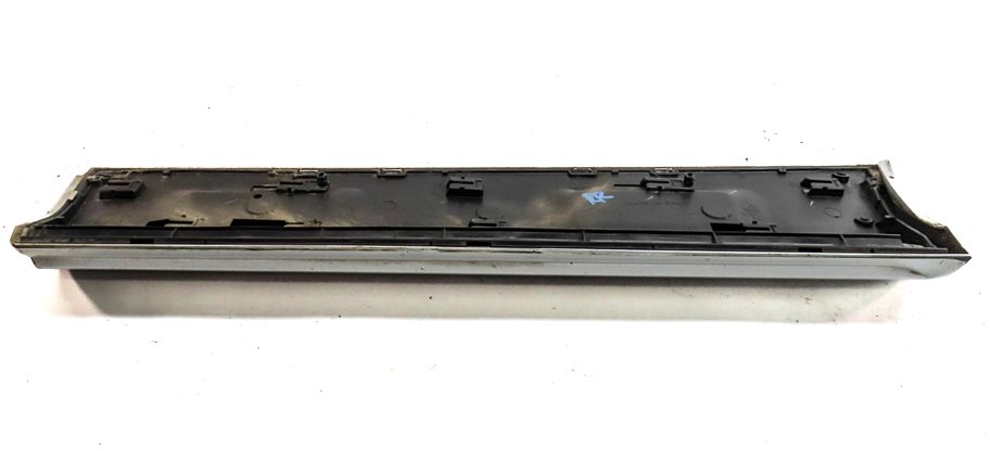 Thumbnail 8: 2010-2015 AUDI Q7 REAR RIGHT LOWER DOOR TRIM MOULDING (w/out SLINE) (Silver)