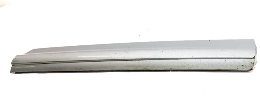 Thumbnail 2: 2010-2015 AUDI Q7 FRONT RIGHT LOWER DOOR TRIM MOULDING (w/out SLINE) (Silver)
