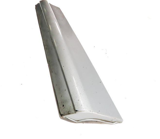 Thumbnail 3: 2010-2015 AUDI Q7 FRONT RIGHT LOWER DOOR TRIM MOULDING (w/out SLINE) (Silver)