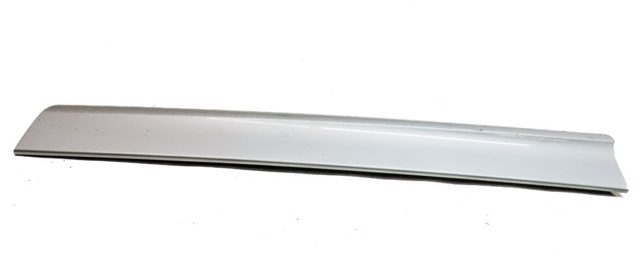 Thumbnail 6: 2010-2015 AUDI Q7 FRONT RIGHT LOWER DOOR TRIM MOULDING (w/out SLINE) (Silver)