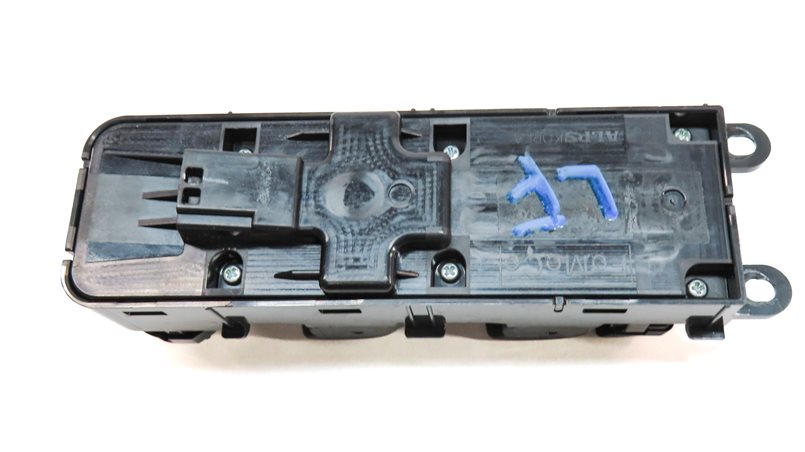 Thumbnail 4: 2010-2020 LAND ROVER LR2 LR4 / RANGE ROVER SPORT (L320) DRIVER WINDOW SWITCH