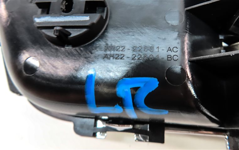 Thumbnail 5: 10-16 RANGE ROVER SPORT (L320) LR4 REAR LEFT INTERIOR INSIDE DOOR HANDLE 