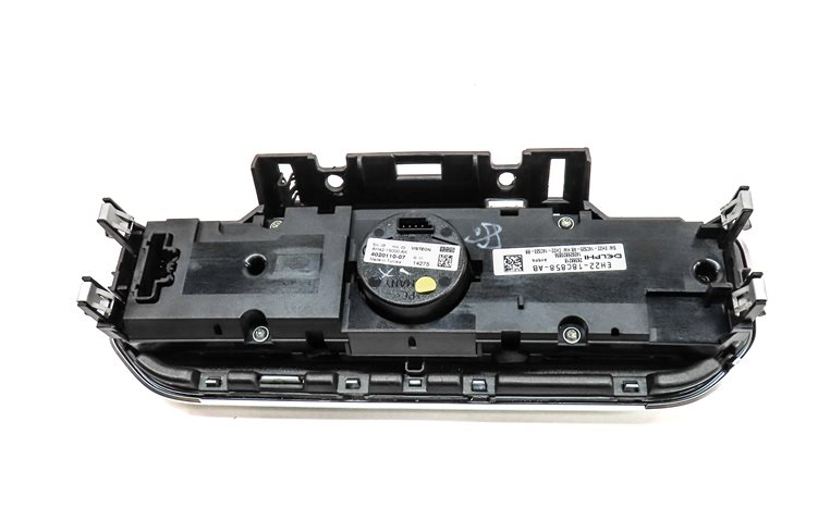 Thumbnail 4: 2015 LAND ROVER LR4 (L319) FRONT RADIO NAVIGATION CLOCK MEDIA CONTROL PANEL