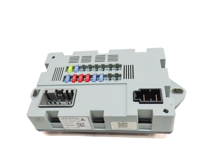 Thumbnail 2: 2015 LAND ROVER LR4 (L319) 3.0L SUPER ENGINE FUSE BOX RELAY BOARD MODULE