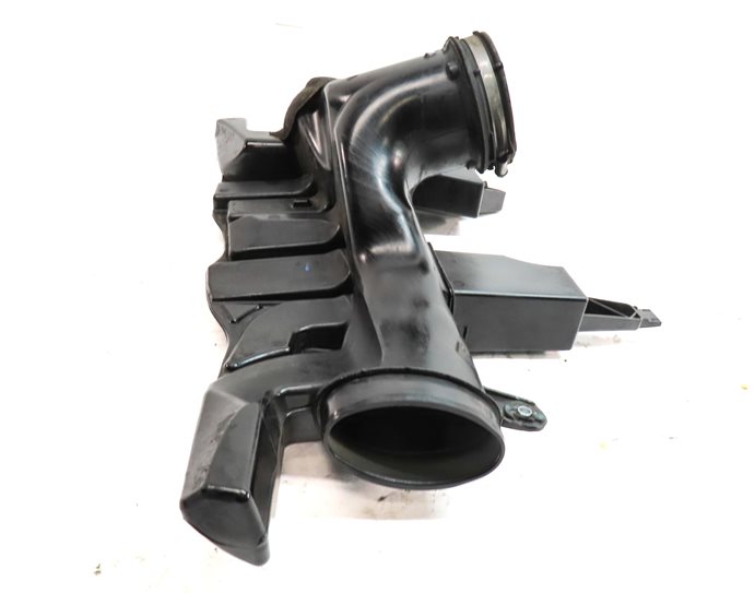 Thumbnail 3: 2015 LAND ROVER LR4 (L319) 3.0L SUPER ENGINE AIR INTAKE RESONATOR BOX PIPE