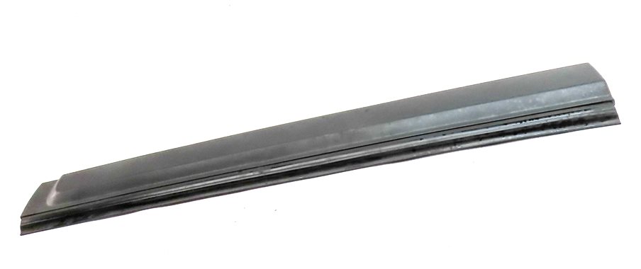 Thumbnail 2: 2005-2016 LAND ROVER LR3 LR4 FRONT LEFT DRIVER DOOR LOWER MOULDING RUNNER TRIM