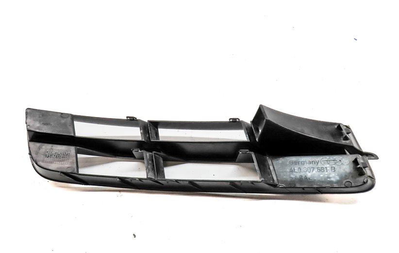 Thumbnail 6: 2013 AUDI Q7 (4L) FRONT LEFT DRIVER LOWER BUMPER END CORNER TRIM VENT GRILLE