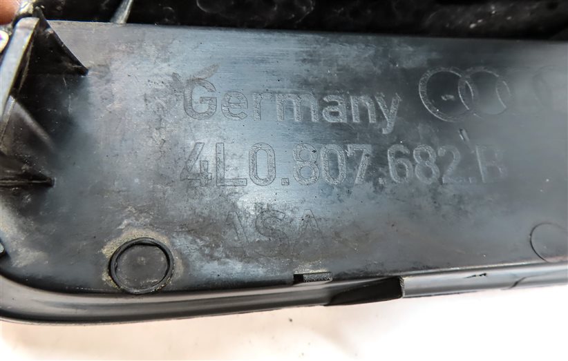 Thumbnail 7: 2013 AUDI Q7 (4L) FRONT RIGHT PASSENGER LOWER BUMPER END CORNER TRIM VENT GRILLE