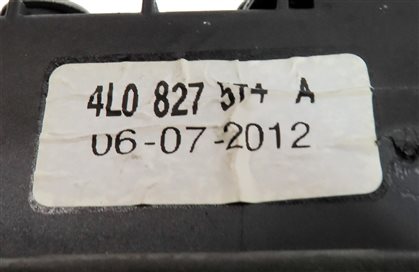 Thumbnail 7: 2013 AUDI Q7 (4L) REAR LIFTGATE HATCH LID HANDLE w/ LICENSE PLATE LIGHT ASSEMBLY