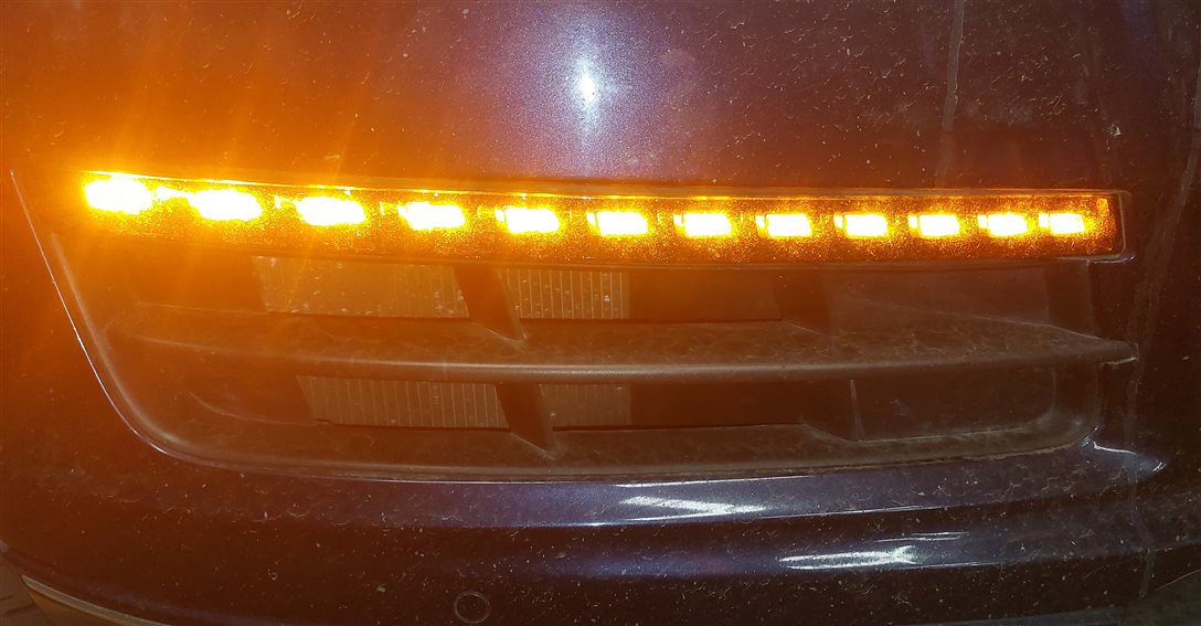 Thumbnail 2: 2010-2015 AUDI Q7 (4L) FRONT RIGHT PASSENGER TURN SIGNAL MARKER LIGHT LAMP (LED)