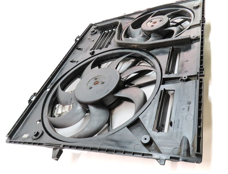 Thumbnail 4: 11-15 AUDI Q7 (4L) 3.0L ENGINE RADIATOR COOLING FAN (FOR MODELS w/ HITCH OPTION)