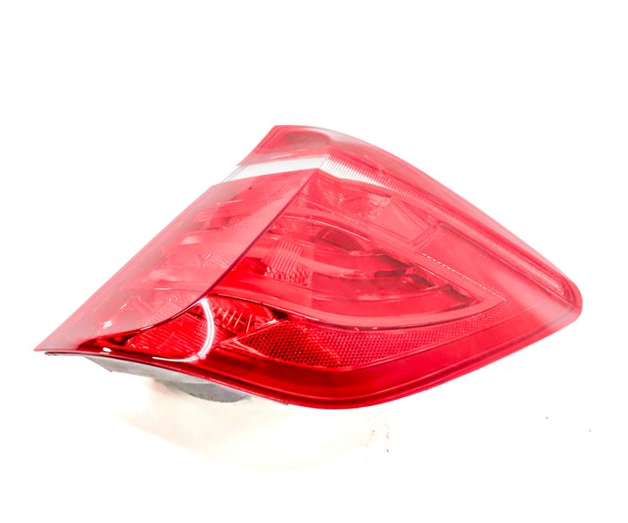 11-17 BMW X3 (F25) RIGHT PASSENGER OUTER INCANDESCENT TAILLIGHT LAMP (OPT 522)