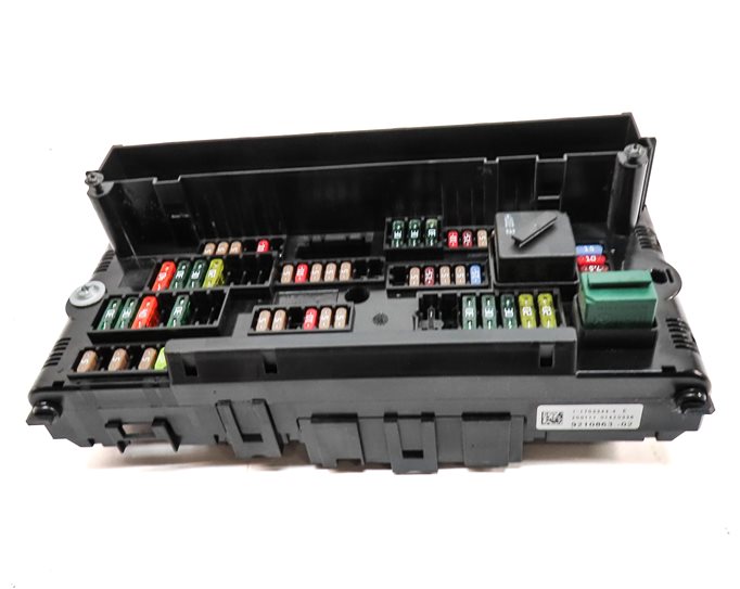 Thumbnail 2: 2011 BMW X3 (F25) 3.0L (N55) ENGINE FRONT POWER DISTRIBUTION FUSE RELAY BOX