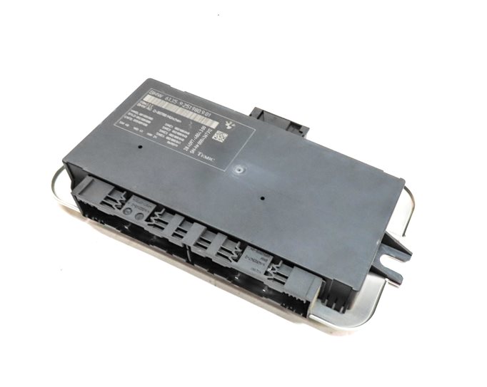 10-17 BMW 5 6 7 M5 X3 X4 (F06 F10 F12 F25 F26) FRM III BODY LIGHT CONTROL MODULE