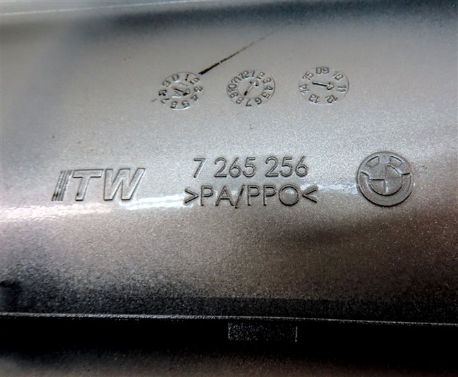 Thumbnail 5: 11-17 BMW X3 (F25) FUEL TANK FILLER DOOR LID TRIM COVER (Silver)