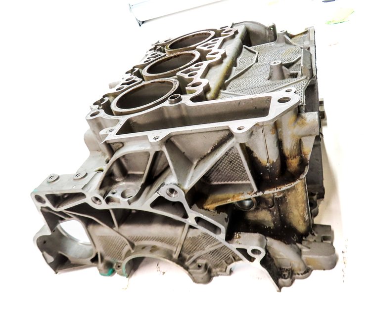 Thumbnail 5: 2000-2002 PORSCHE BOXSTER (986) 2.7L M96.22 RIGHT ENGINE BARE CYLINDER BLOCK