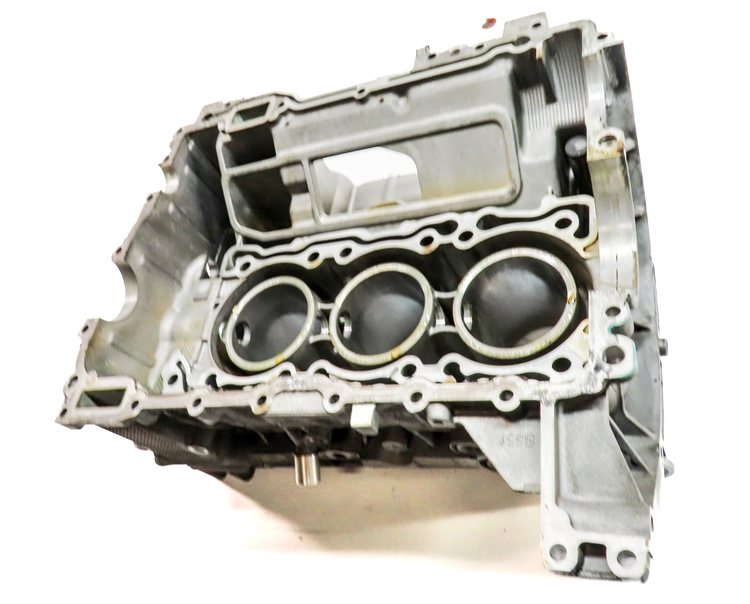 Thumbnail 6: 2000-2002 PORSCHE BOXSTER (986) 2.7L M96.22 LEFT ENGINE BARE CYLINDER BLOCK