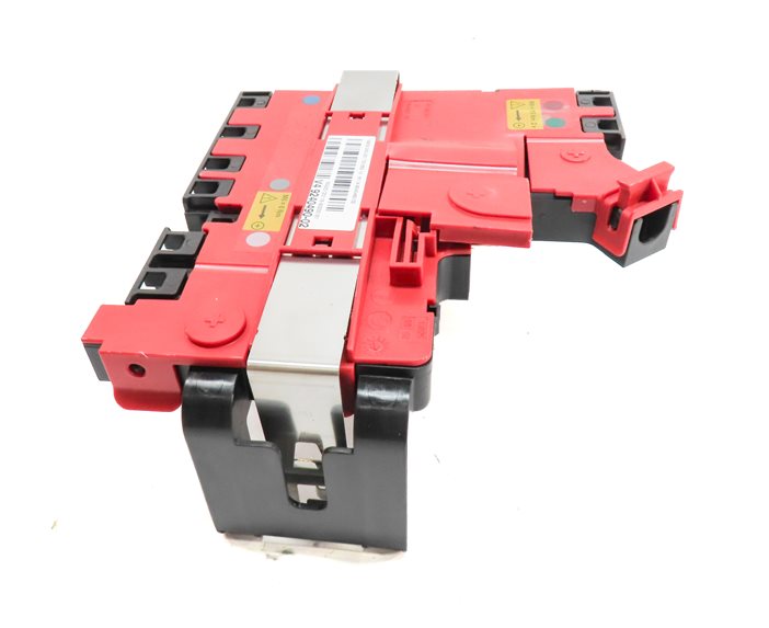 Thumbnail 4: 2012 BMW 528I (F10) 2.0L (N20) ENGINE POSITIVE BATTERY TERMINAL JUNCTION PLATE
